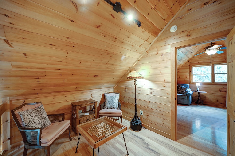 Mountain Haven in the Woods