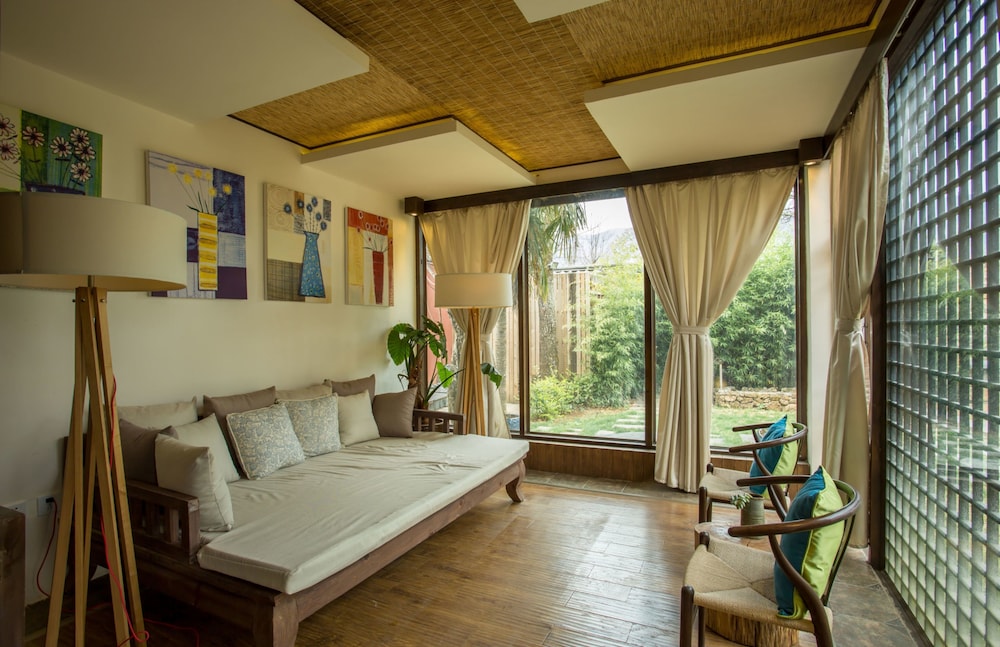 Yunzhong Baisha Lijiang Inn