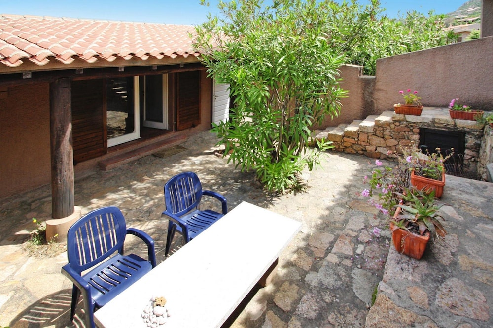 Holiday Home in Sardinia Near Red Cliffs photo 2