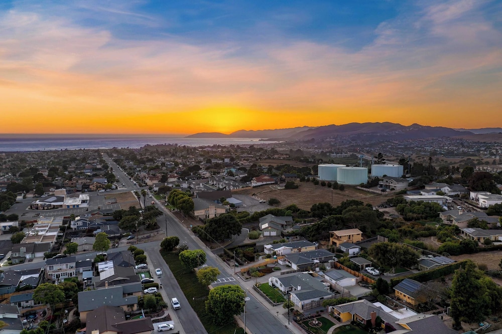 Coastal Gem Near Pismo Beach w/ Hot Tub, Firepit & Outdoor Dining Newport Oasis by Avantstay