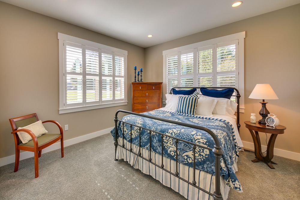 Sandpoint Vacations - Modern Sandpoint Home w/ Lake Pend Oreille View! - Property Image 5