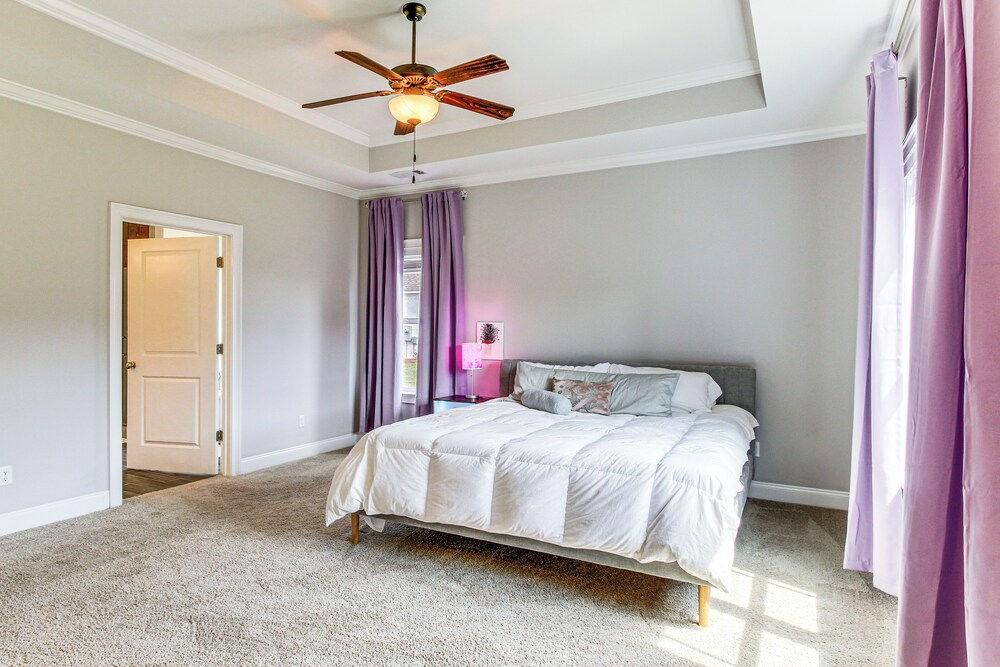 4 Mi to Dtwn: Stylish Home w/ Large Yard in Dothan