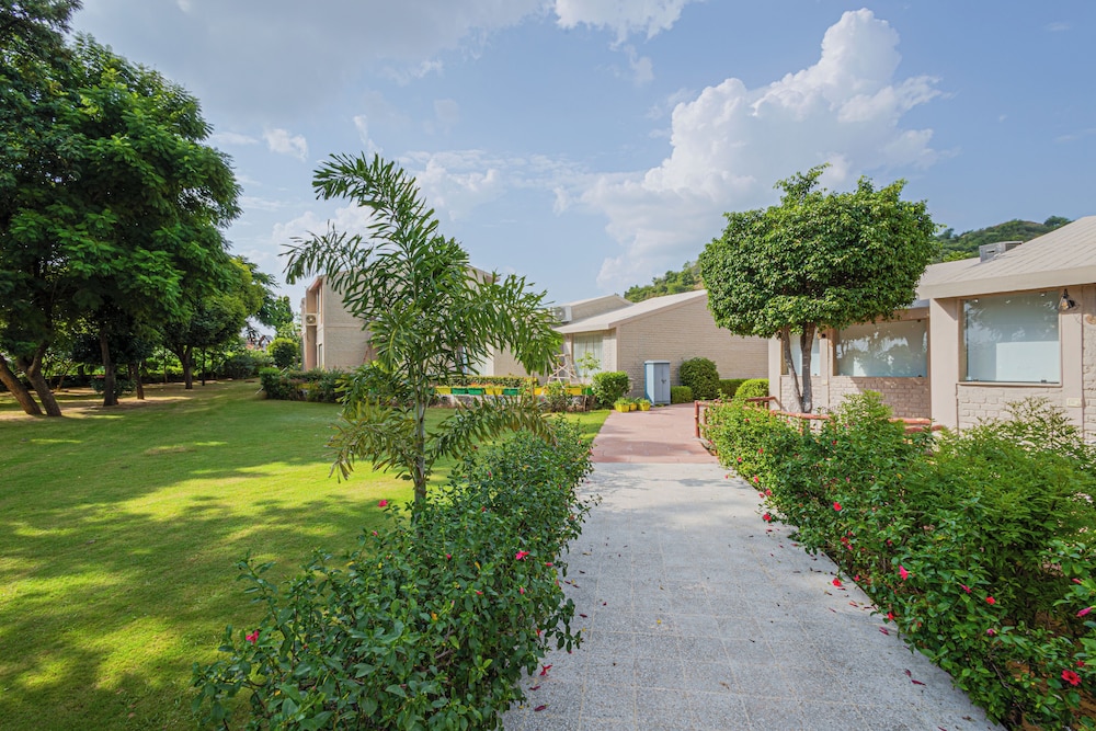 Bamboo Saa Sunrrise Wedding & Wellness Resort, Jaipur