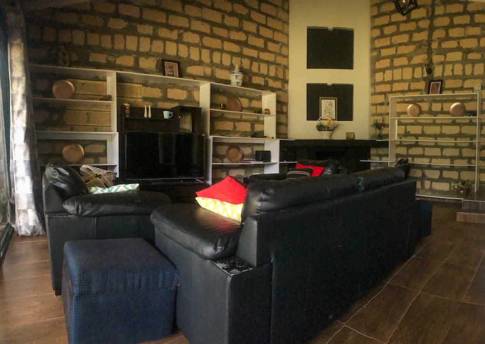 Stunning Karen Home With Modern Amenities view 5