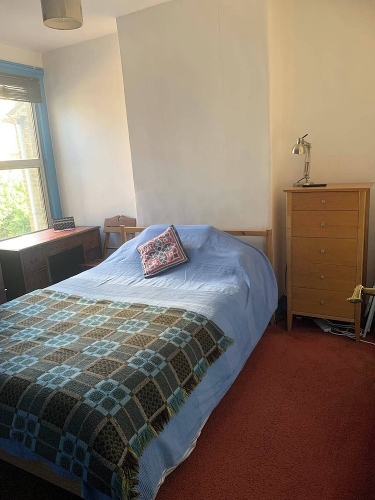 East London Apartmentsleeps2-garden-transportlinks