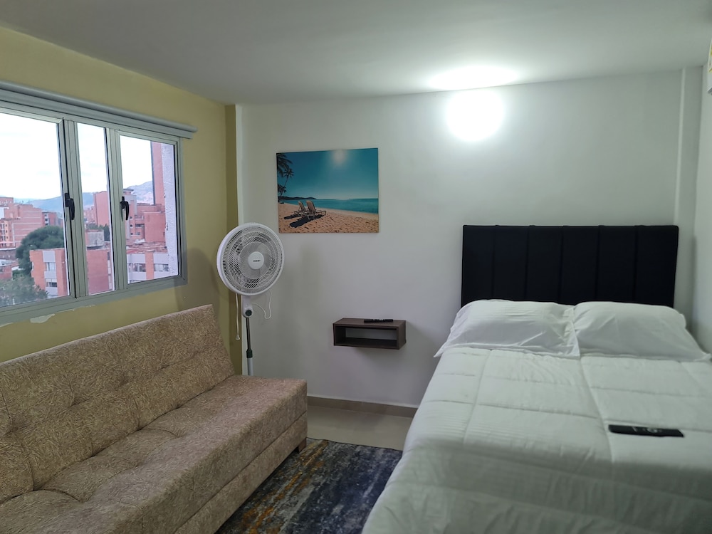 RG33 ApartaSuites