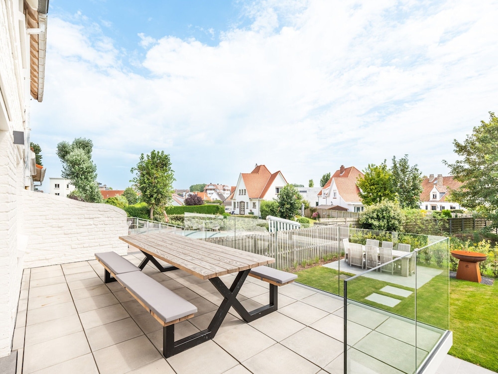Villa in Koksijde Near the Sea