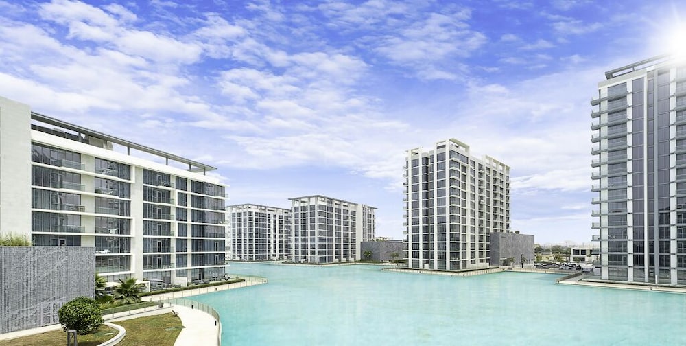 LUX Burj Khalifa Lagoon View Suite 2