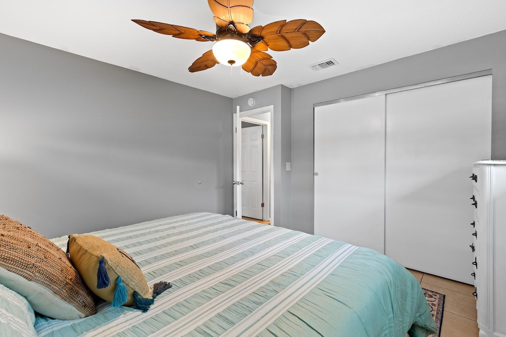 Aqua Beach Bungalow