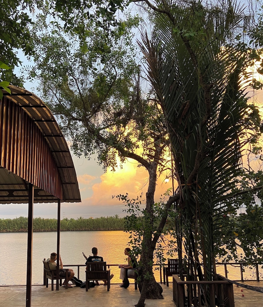 River Nest Hostel