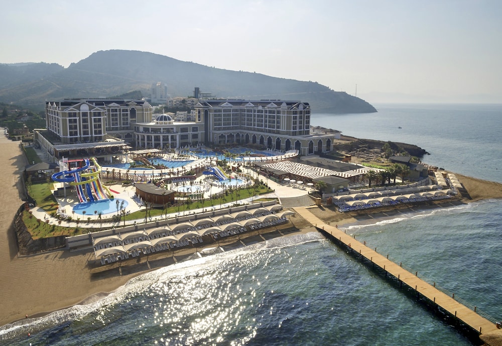 Hotel Sunis Efes Royal Palace Resort & Spa - Image 1