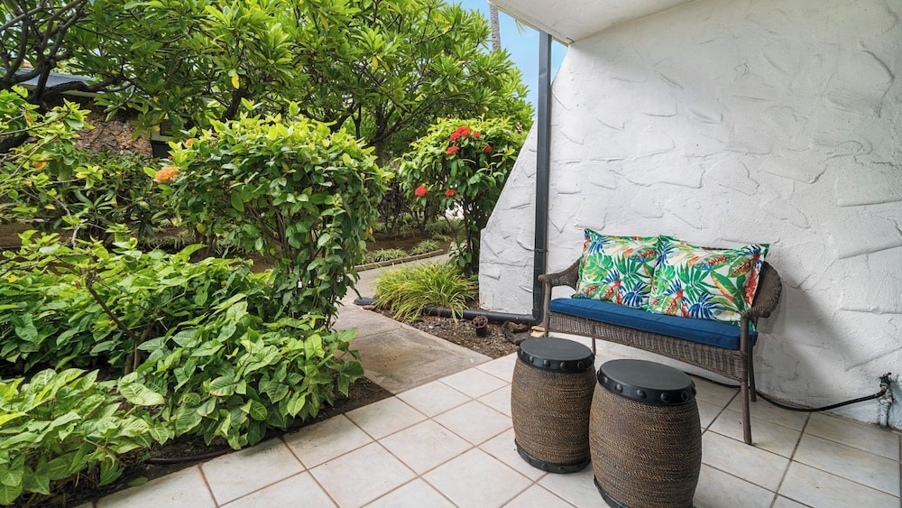Complete Renovation - 20 Steps to Ocean -washer/dryer in Unit- Vrkcv