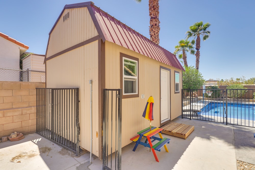 Lovely Bullhead City Retreat w/ Patio & Grill!