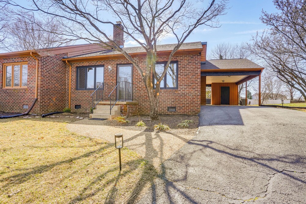 2 Mi to Jmu: Harrisonburg Home w/ Gas Grill