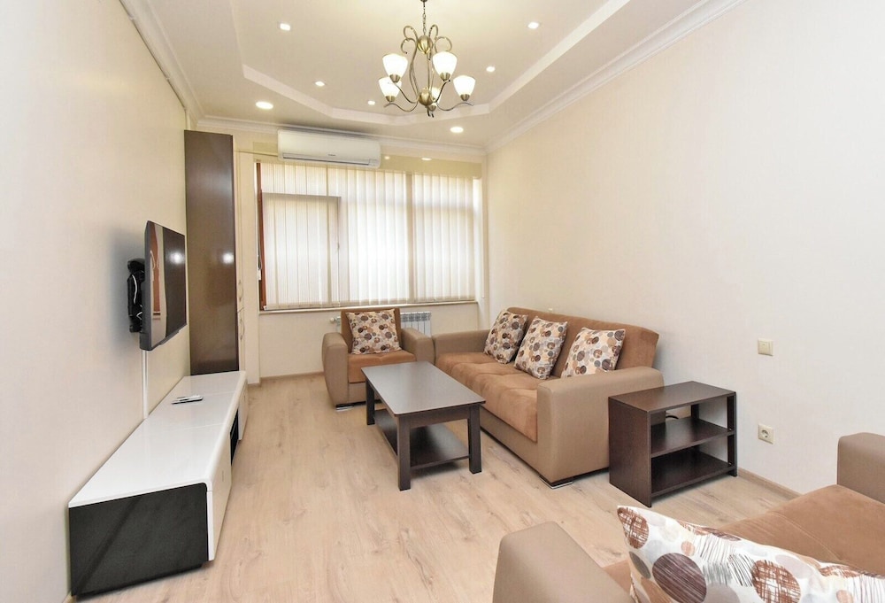 Apartment on Yekmalyan street