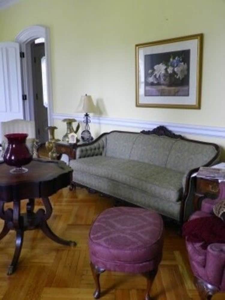 Marble Mansion Inn