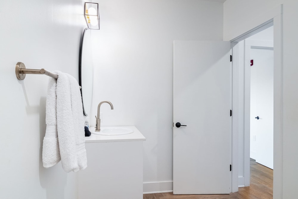 The Carter 506 by Avantstay Mins to Downtown