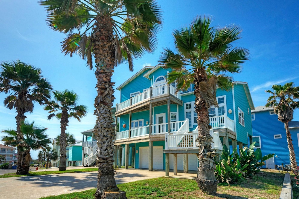 Ocean View Escape w/ Boardwalk + Pool Access Point Break by Avantstay
