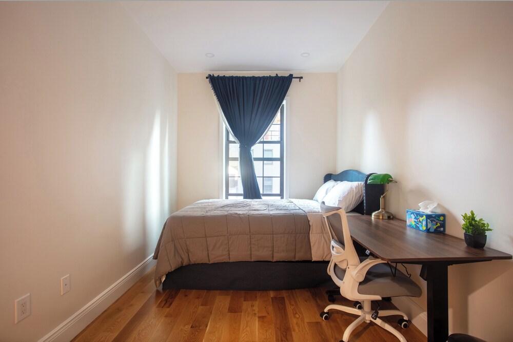 Little manhattan