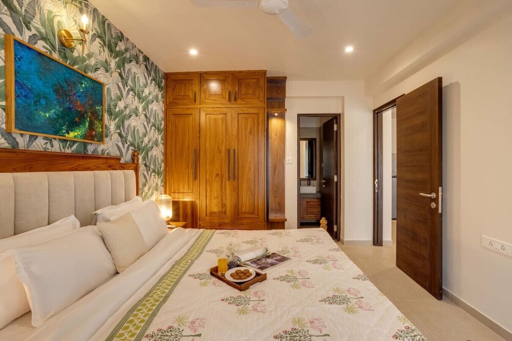 2BR w Pool Sauna 2km to Baga Calangute Beach