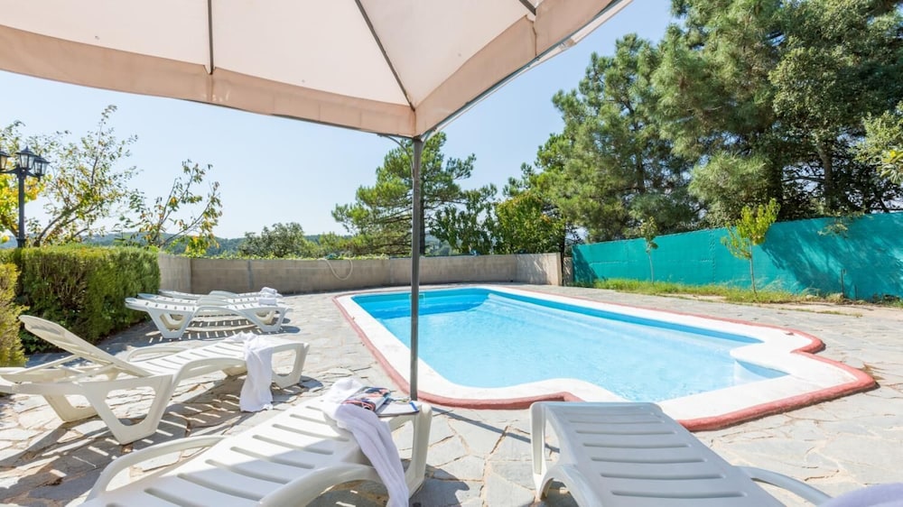 Araceli in Vidreres With 3 Bedrooms and 2 Bathrooms