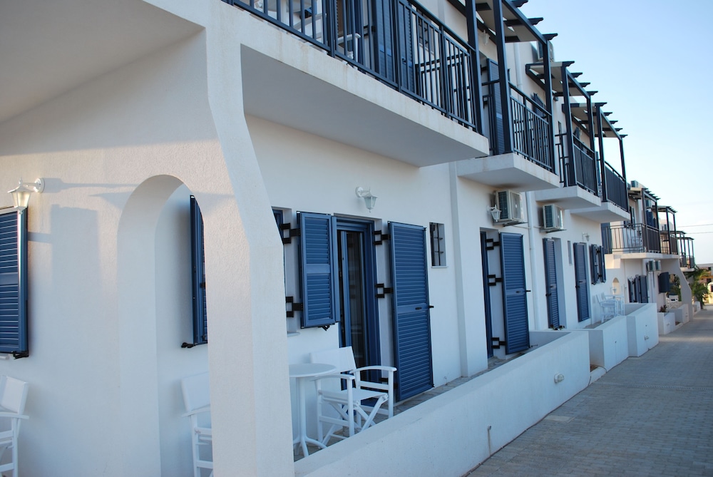 Okirroi Villas