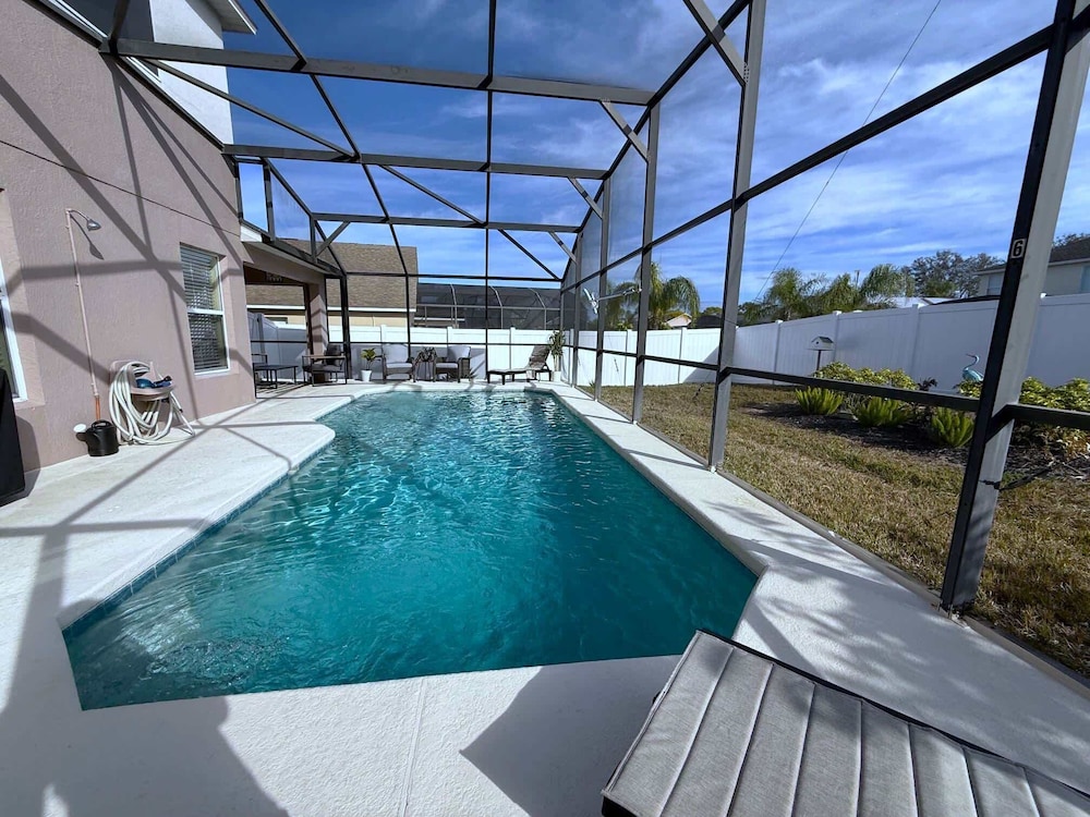 Spacious 5-bedroom Pool Villa in Southern Dunes