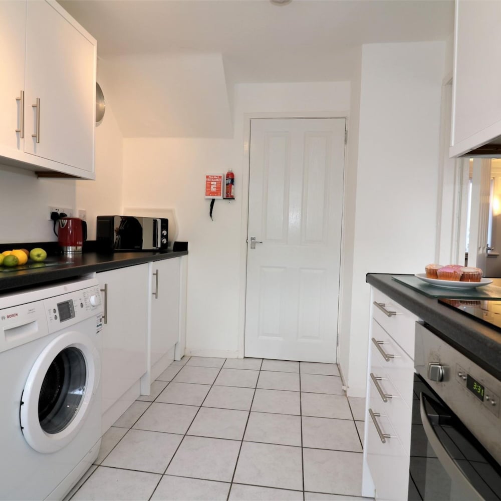 Atholl House - Linwood view 5