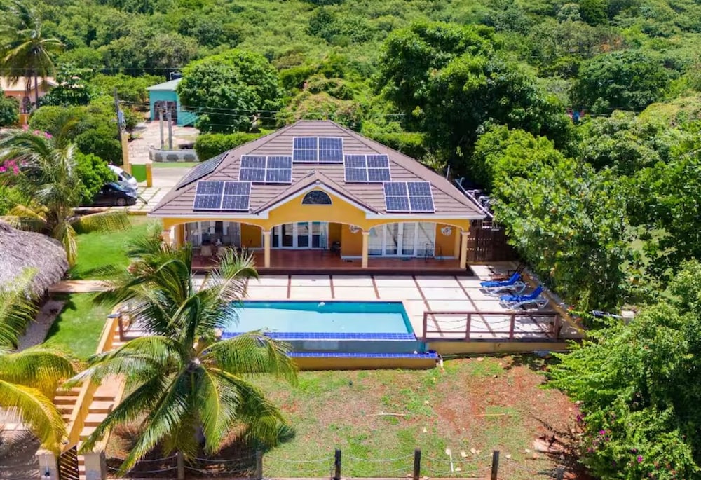 Ocean Villa Private Beachfront & Pool