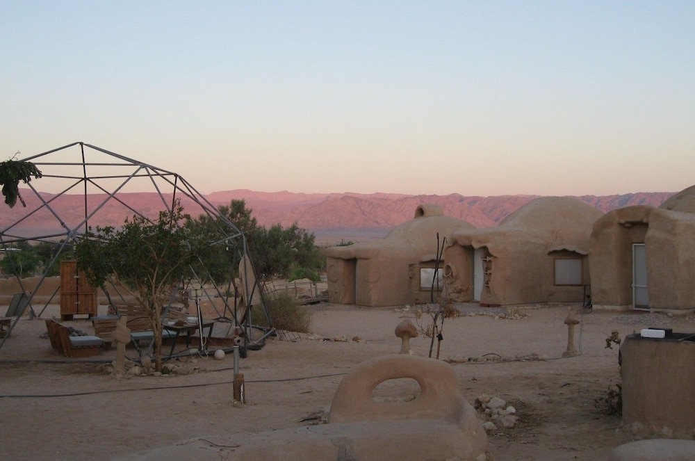 Lotan Desert Travel Hotel