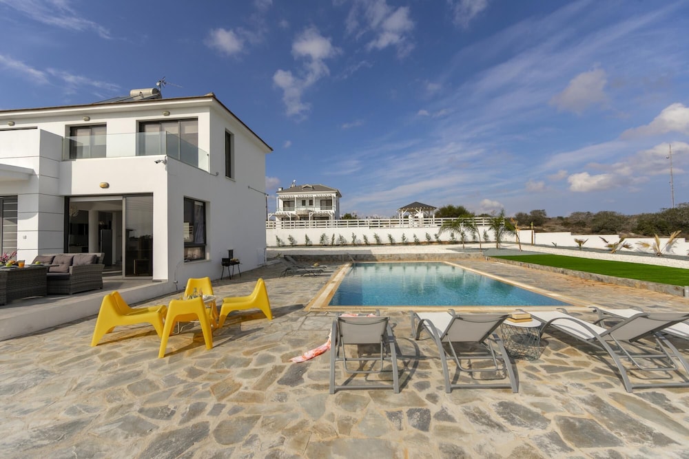 Greco Hilltop Views in Paralimni