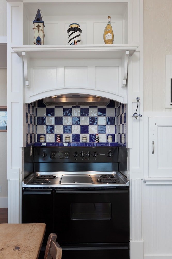 Breakers Pointe by Ryson Vacation Rentals