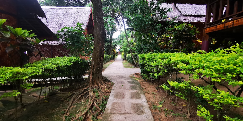 Phi Phi Relax Beach Resort