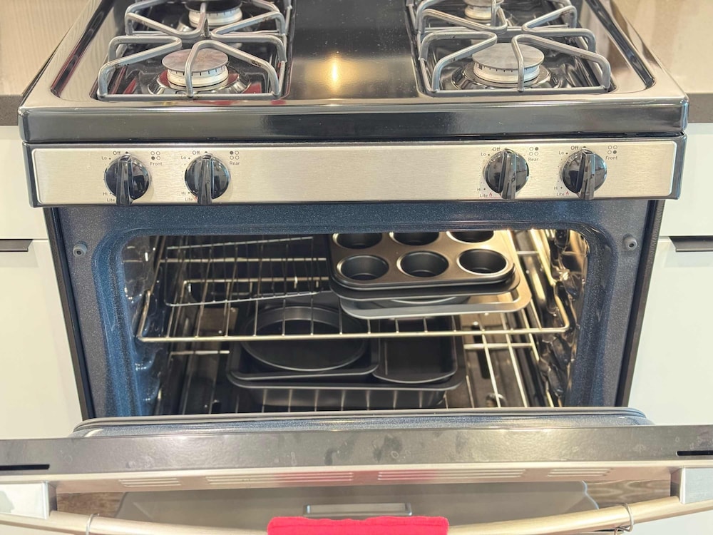 Luxury Stay Near Disneyland Pool Gym Free Parking