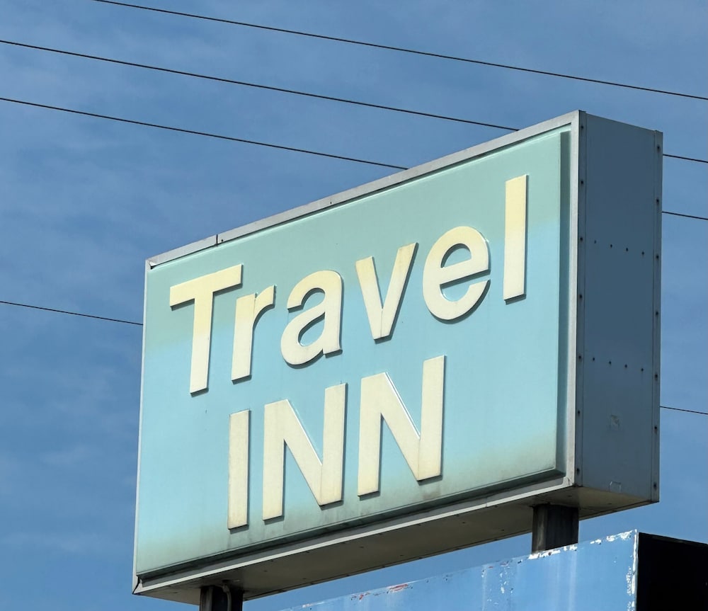 Montgomery Vacations - Travel Inn - Property Image 1