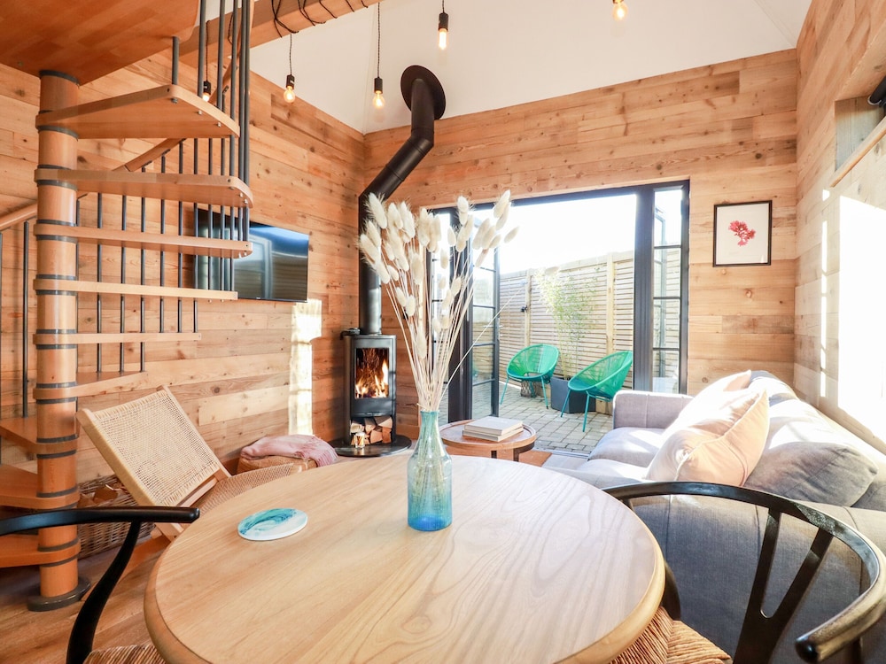 Little Beach Cabin