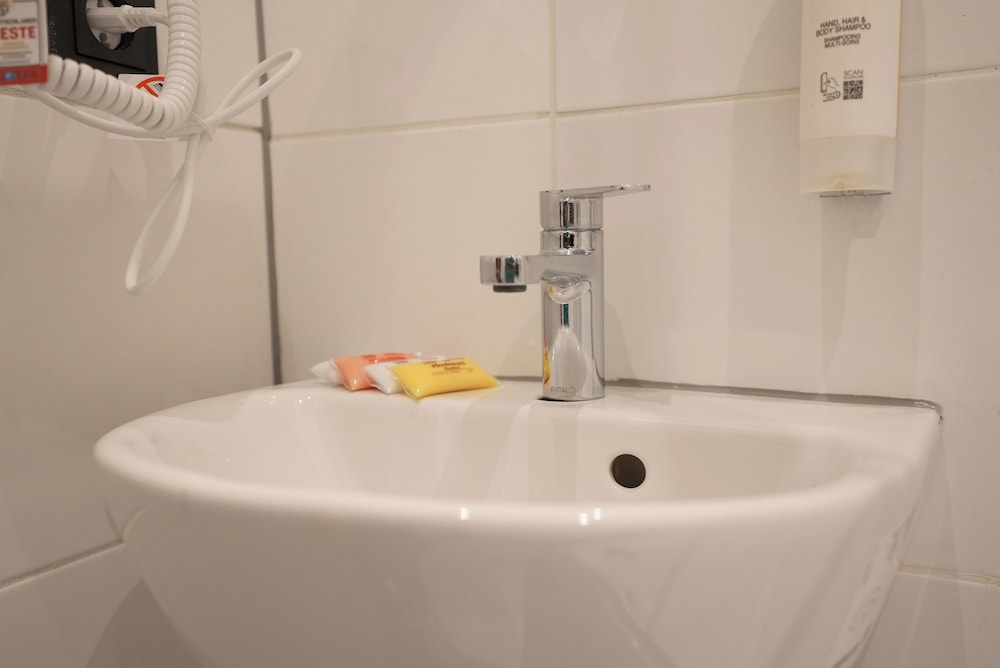 Frankfurt Vacations - Hotel Attache - Property Image 97