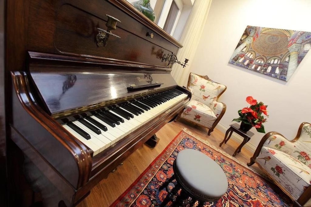 Lir Residence Suites - Image 20