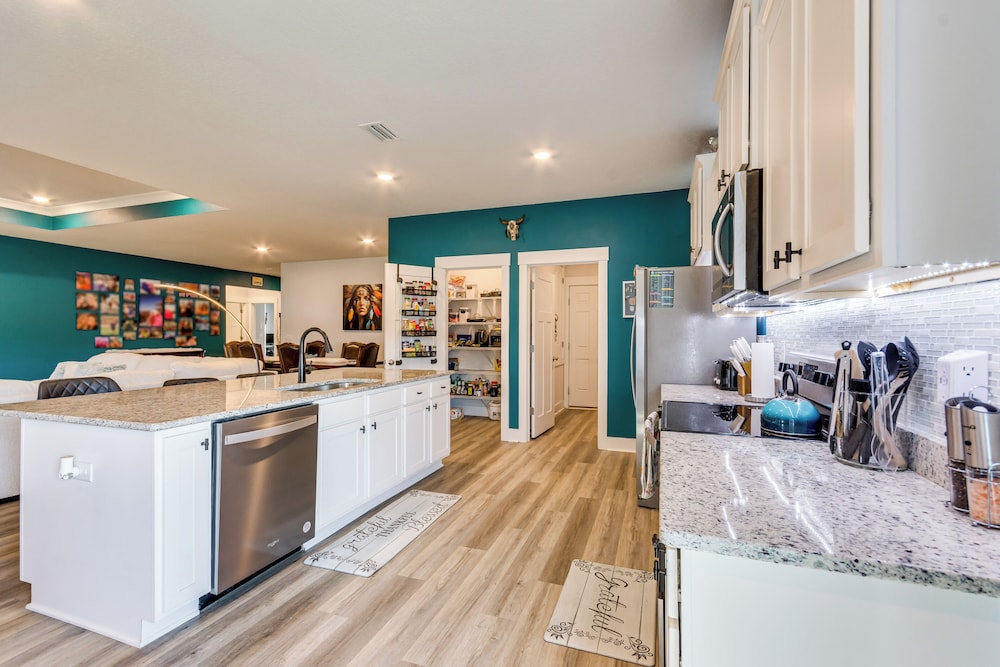Pet-friendly Pensacola Home w/ Fenced Backyard