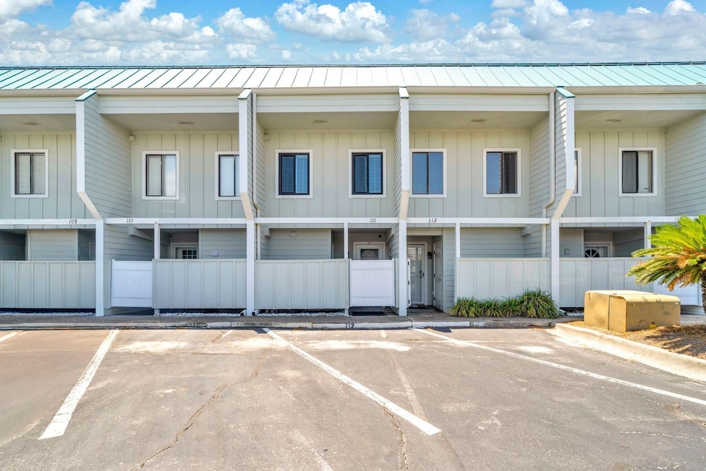 Pirate Cove Villas #111