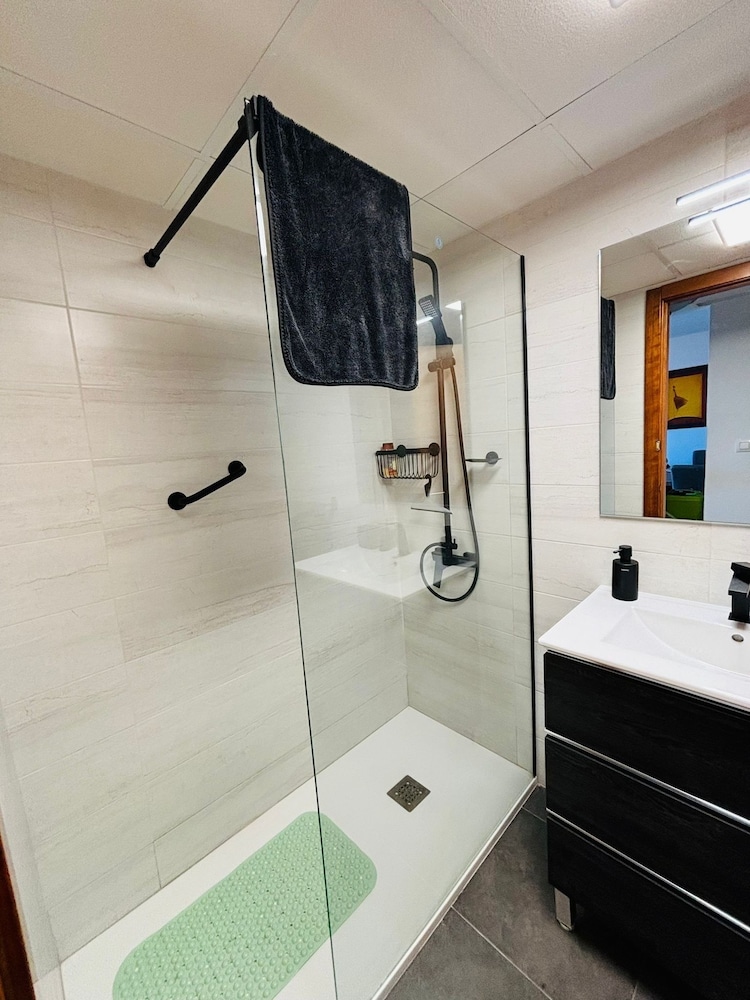Fabulous Apartment With the Best View in Town Quiet Area, Short Walk to Centre photo 5