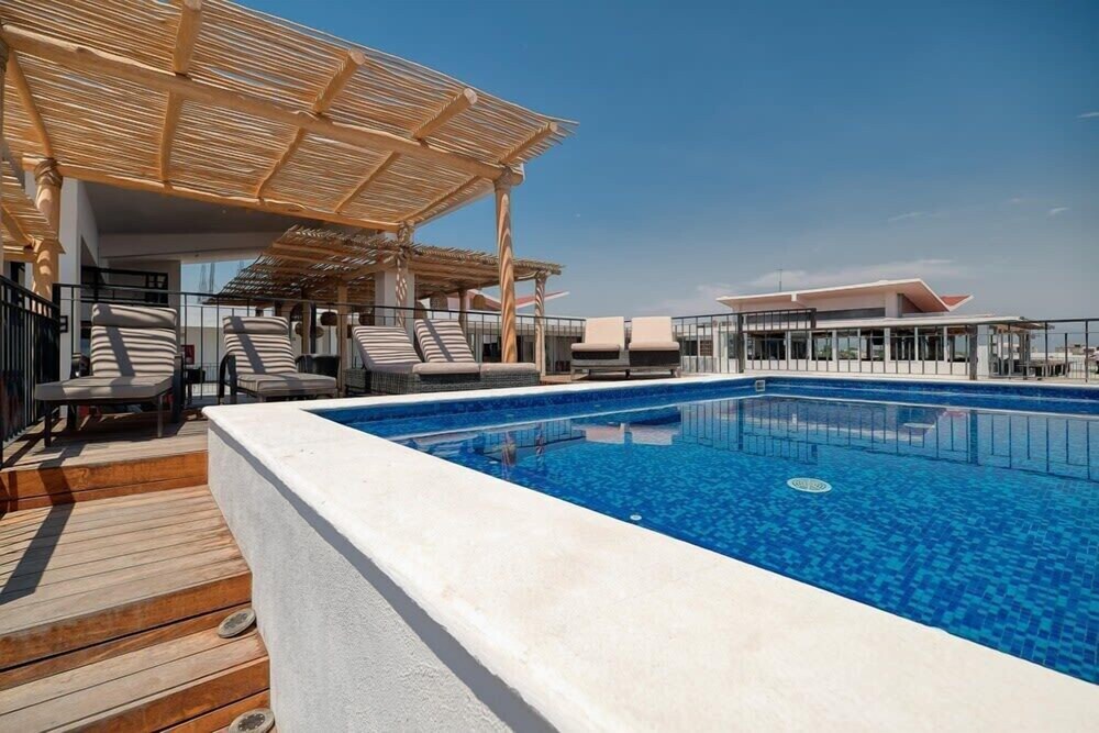 Cozy 1Br Apt - Pool - Gym - 2 Min to the Beach