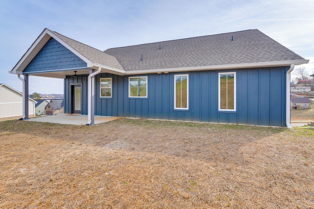 Cherokee Lake Retreat w/ Views in Morristown!