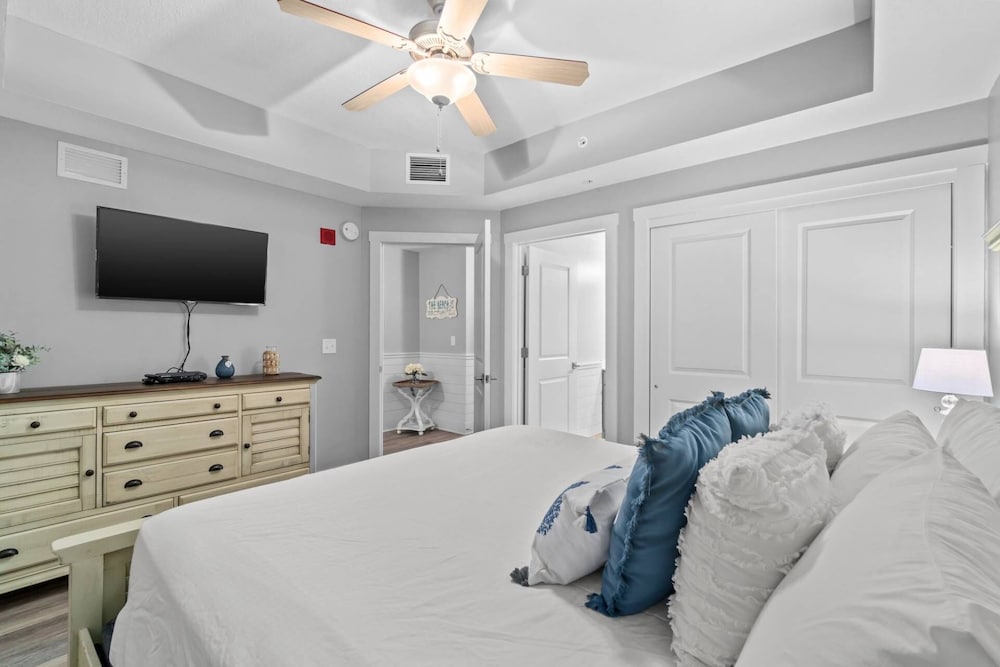 Calypso Resorts Tower III Unit 310 view 4