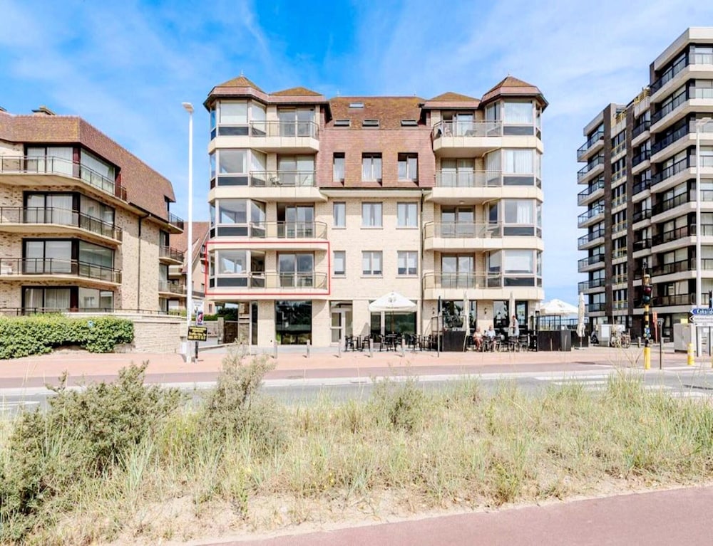 Apartment in Nieuwpoort With Coastal Views