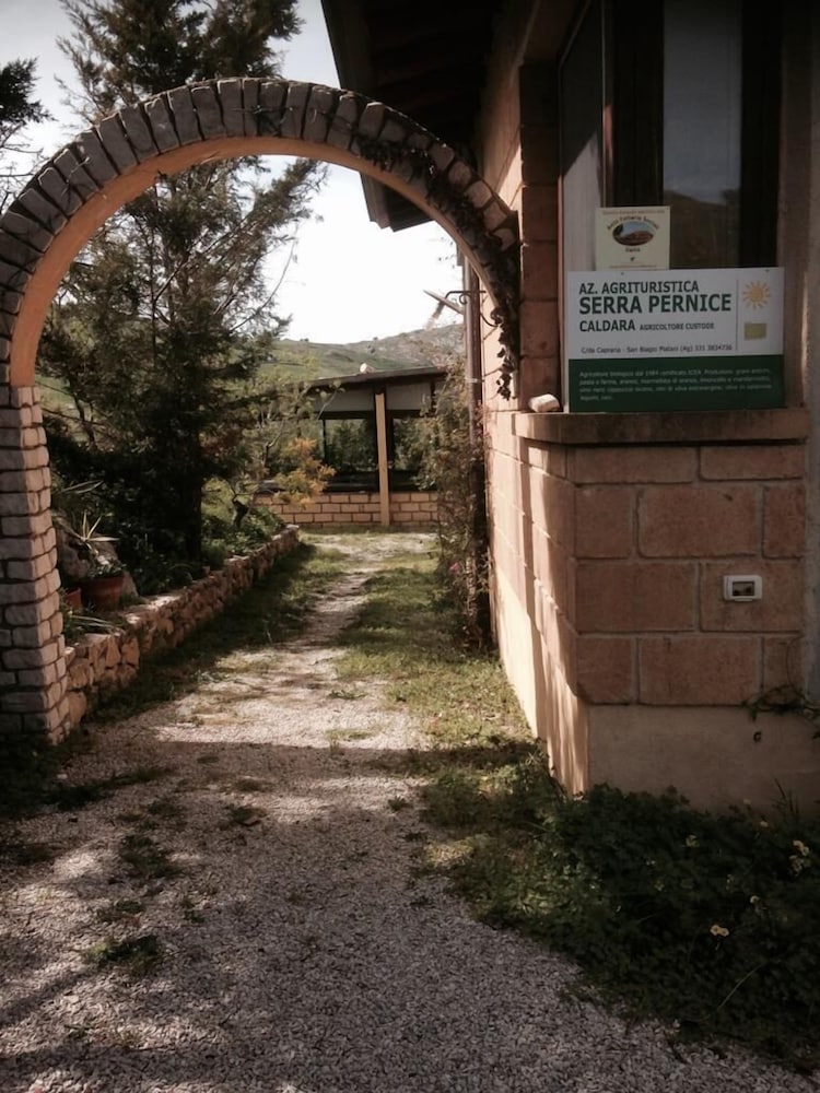 Agriturismo Serra Pernice view 2