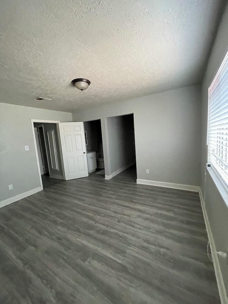 12371 Sharpview Dr