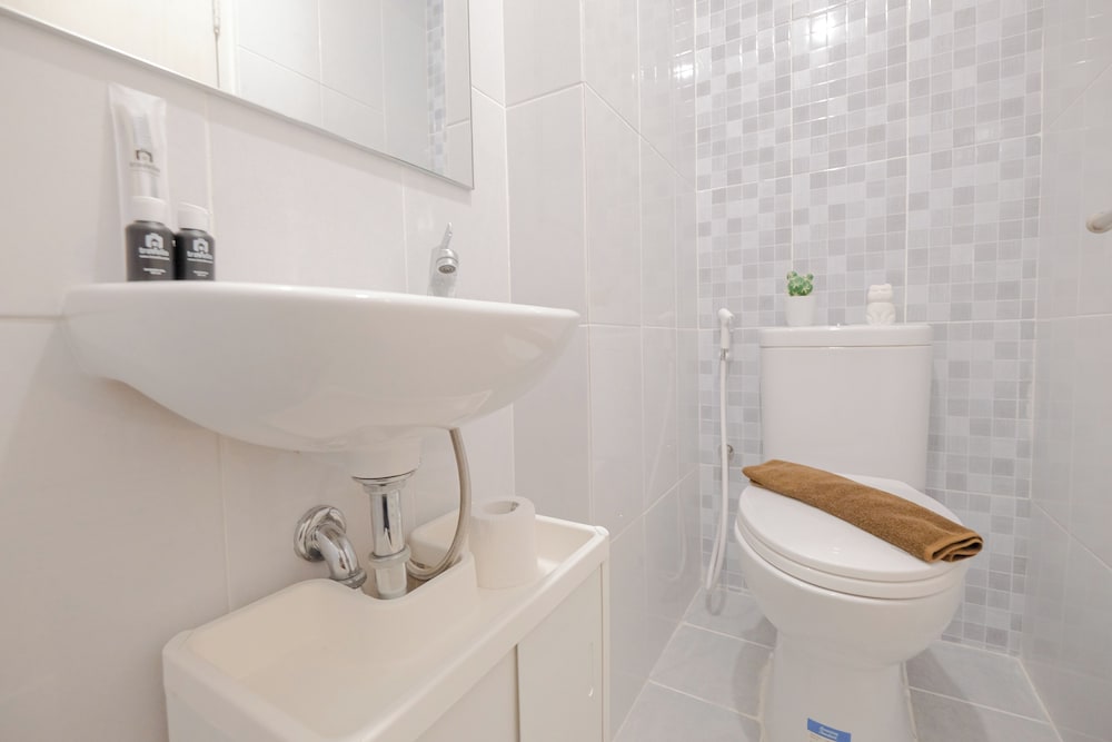 Compact And Homey Studio At Tokyo Riverside Pik 2 Apartment