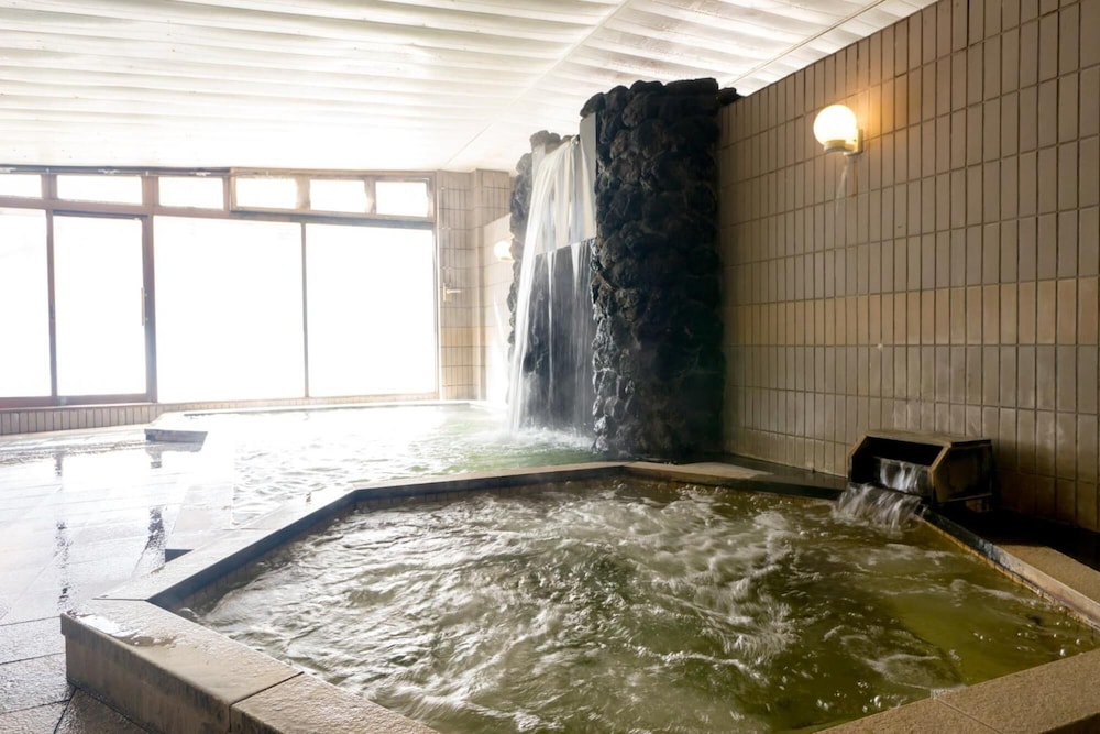 Nakaoyama Onsen Shosenkaku