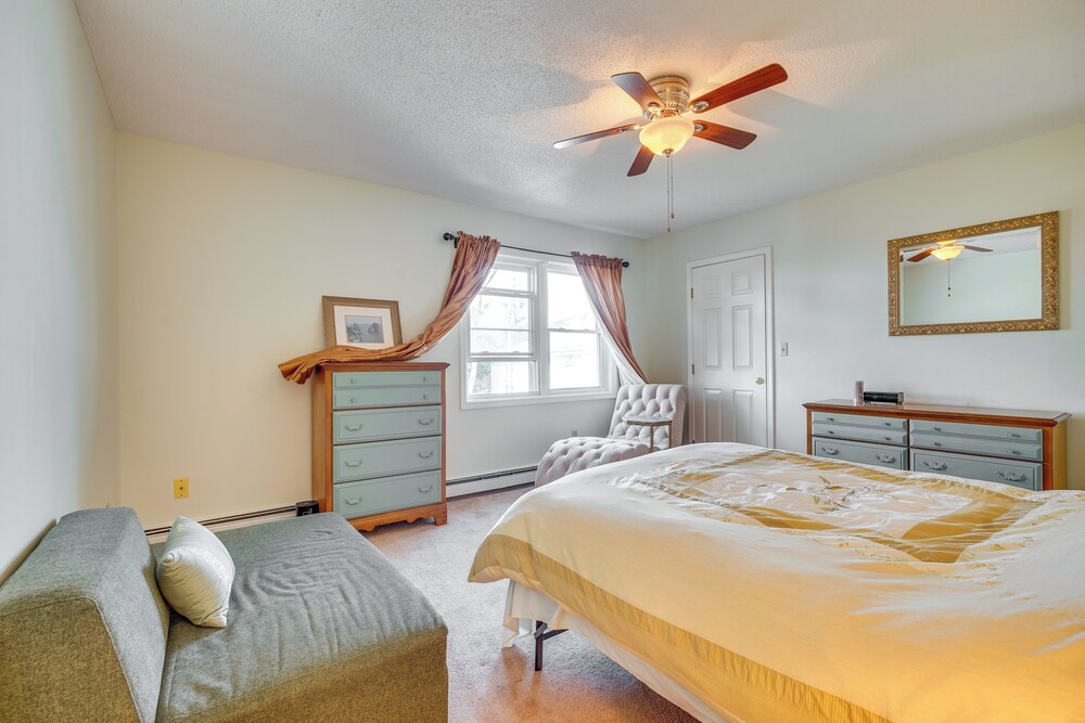2 Blocks to Beach: Walkable Woodmont Village Home